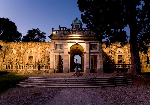 Visite guidate notturne a Villa Litta